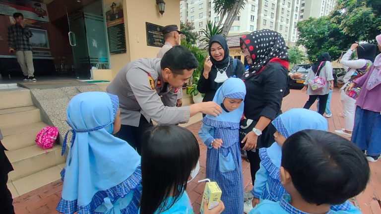 Polisi Sahabat Anak, Polsek Tanjung Duren Mendapat Kunjungan TK Melati Al Barokah