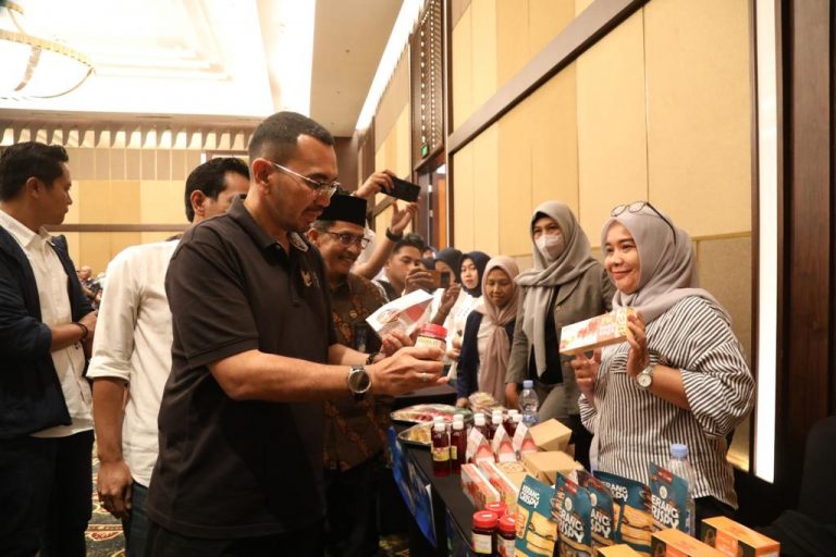 Menteri BUMN Dorong Program Kesejahteraan Keluarga Pekerja di Banyuwangi