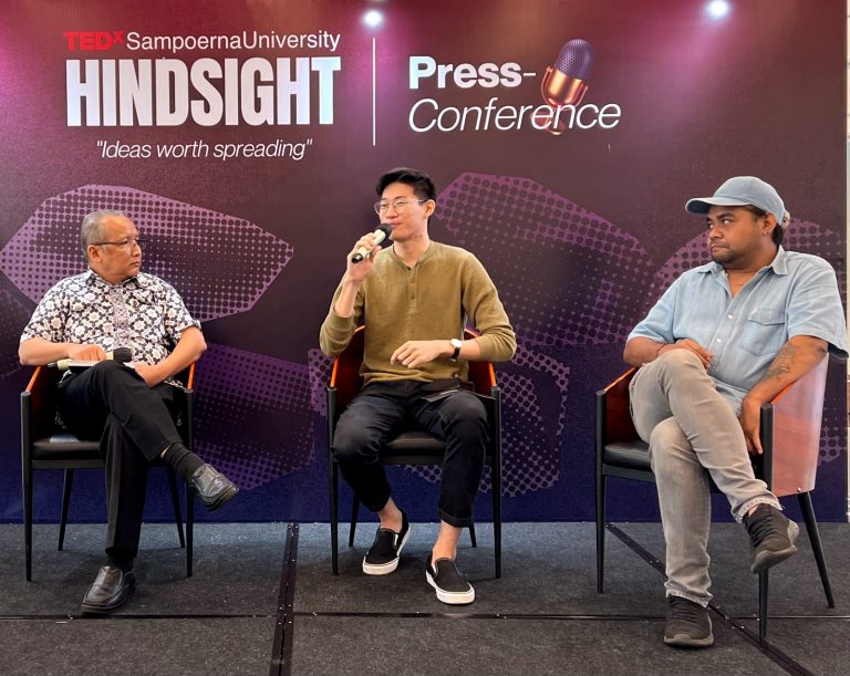 TEDxSampoernaUniversity Hadirkan “Hindsight”: Gen Z Dobrak Standar Lama