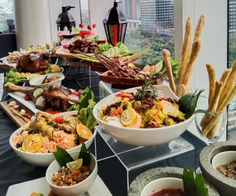 Selama Ramadhan, Skyloft by all seasons Jakarta Thamrin, Sajian Berbuka Puasa Khas Nusantara